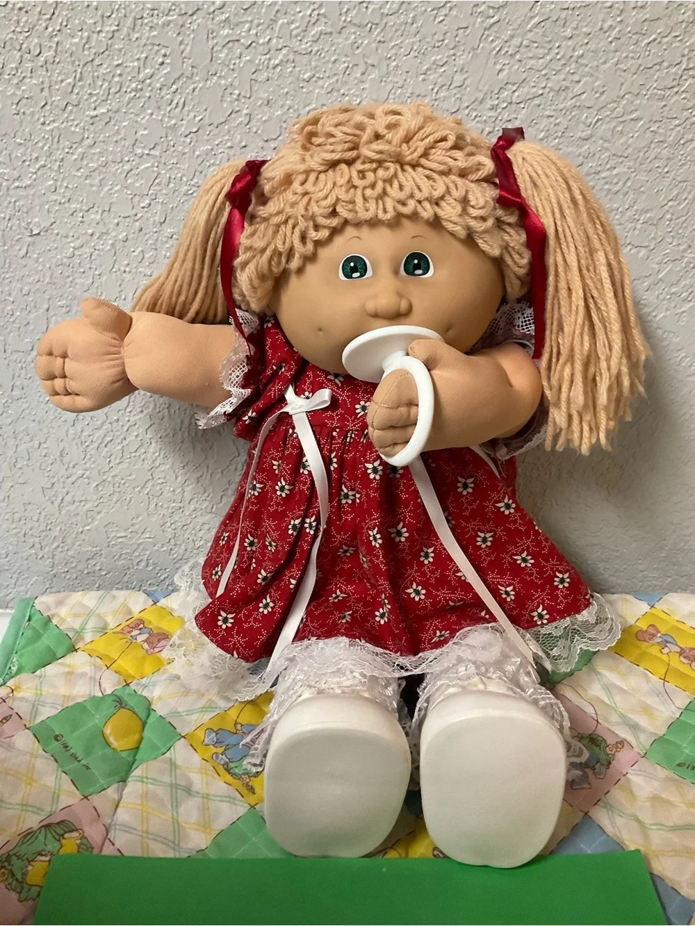 VTG Cabbage Patch Kid With Pacifier HM#4 Hong Kong Wheat Hair Green Eyes 1984